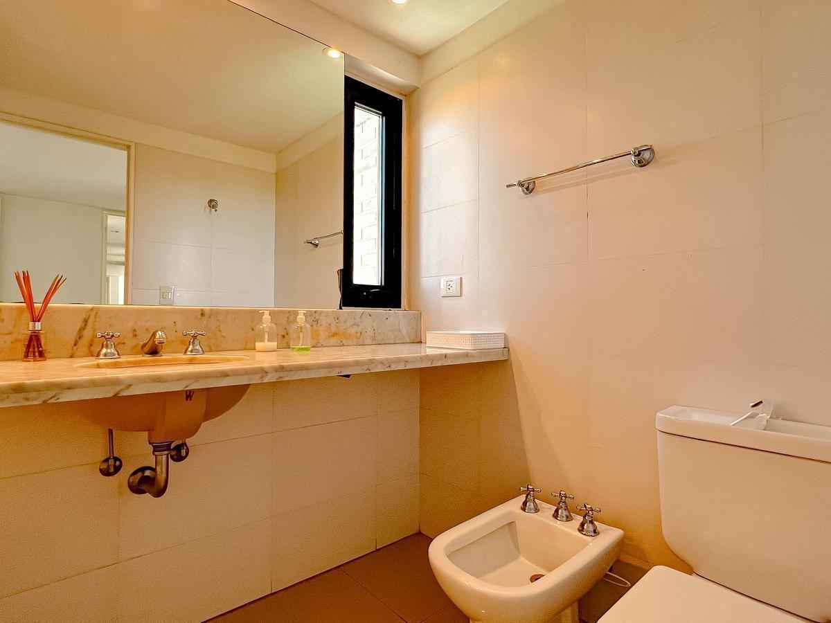 Venta Departamento 4 Ambientes Zona Playa Grande Vista Al Mar con Cochera 3