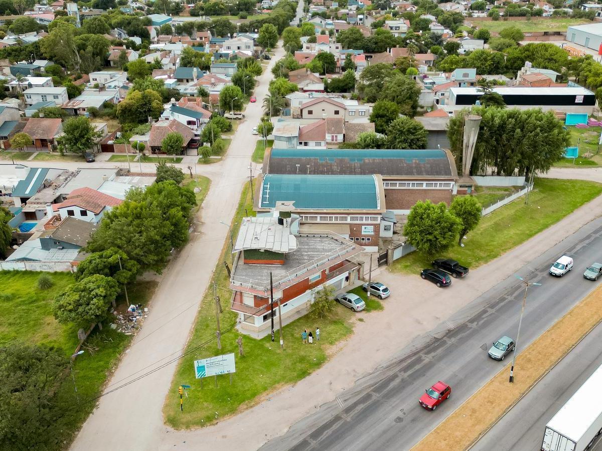 Venta, Fabrica/galpón, 1633 m² en 2 Plantas con Local a La Calle, Ruta 2 y Strobel 1