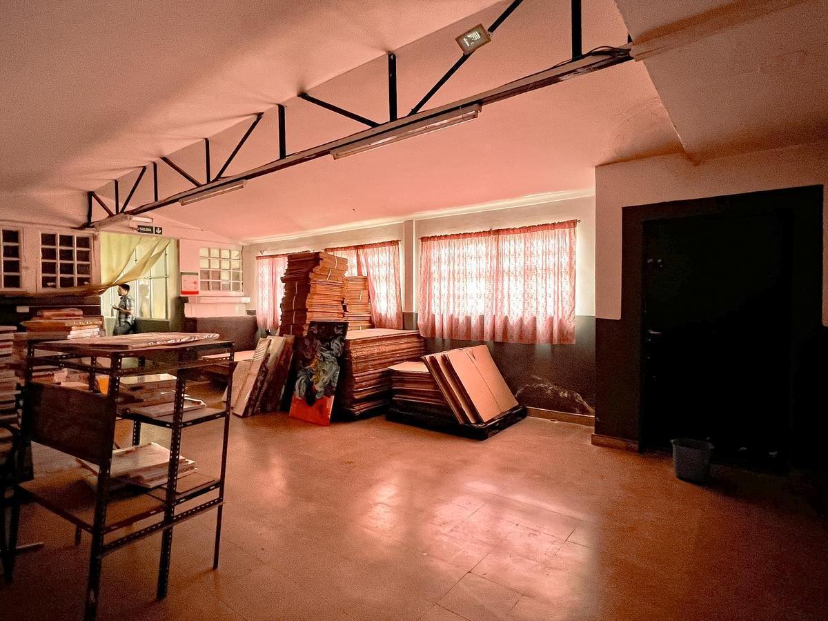 Venta, Fabrica/galpón, 1633 m² en 2 Plantas con Local a La Calle, Ruta 2 y Strobel 2