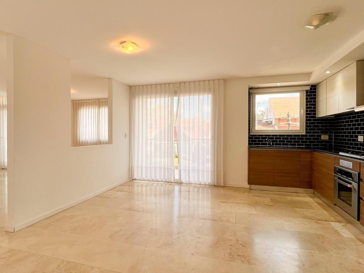 Venta Departamento 4 Ambientes a La Calle Zona Los Troncos 3
