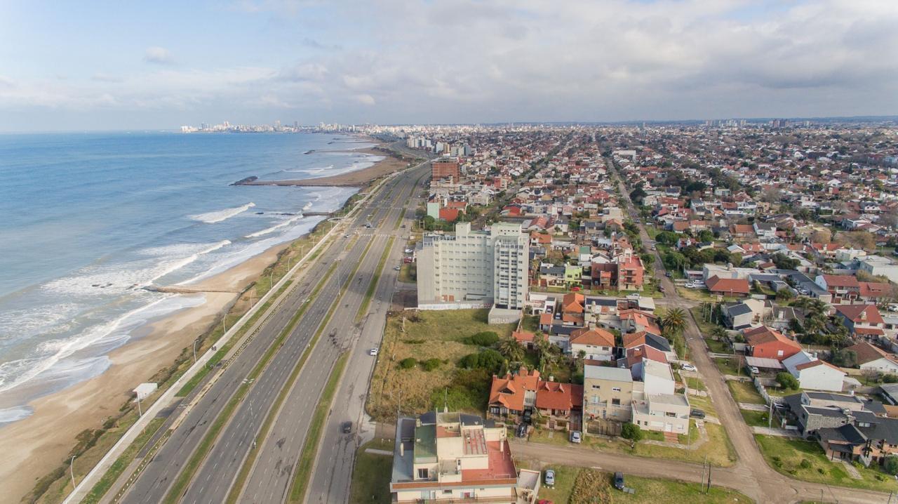 Foto de VENTA Lote primera línea al mar apto desarrollo Felix U. Camet 2700, imagen 2