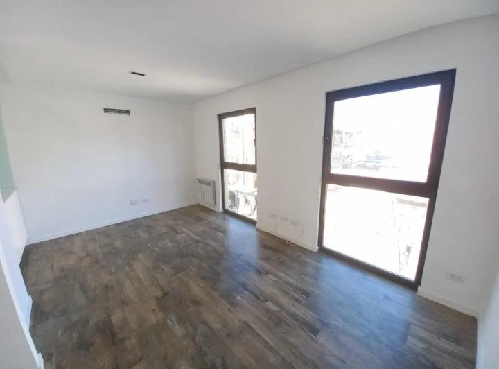 Alquiler 24 meses, 2 ambientes en Alsina casi Alvarado 3