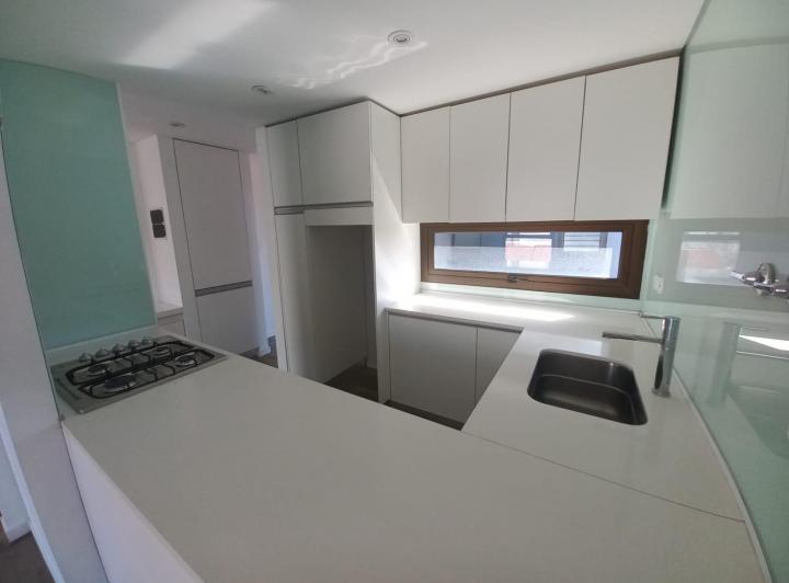 Alquiler 24 meses, 2 ambientes en Alsina casi Alvarado 4