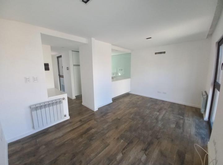 Alquiler 24 meses, 2 ambientes en Alsina casi Alvarado 1
