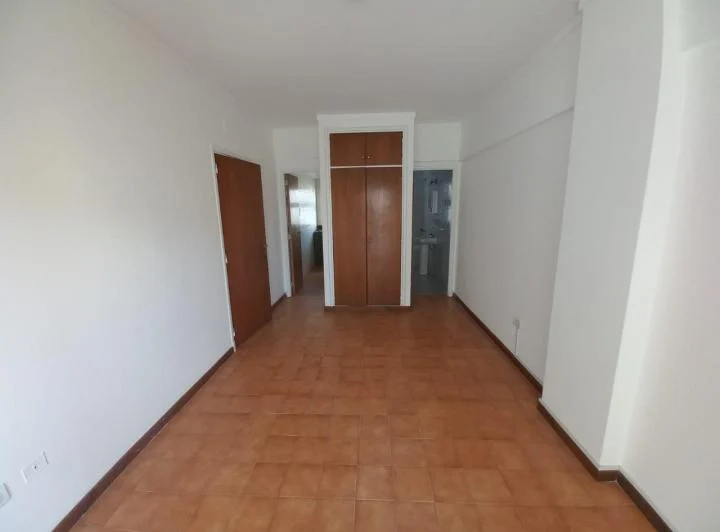 Alquiler 24 meses, 1 ambiente, Av. Independencia y Balcarce 5
