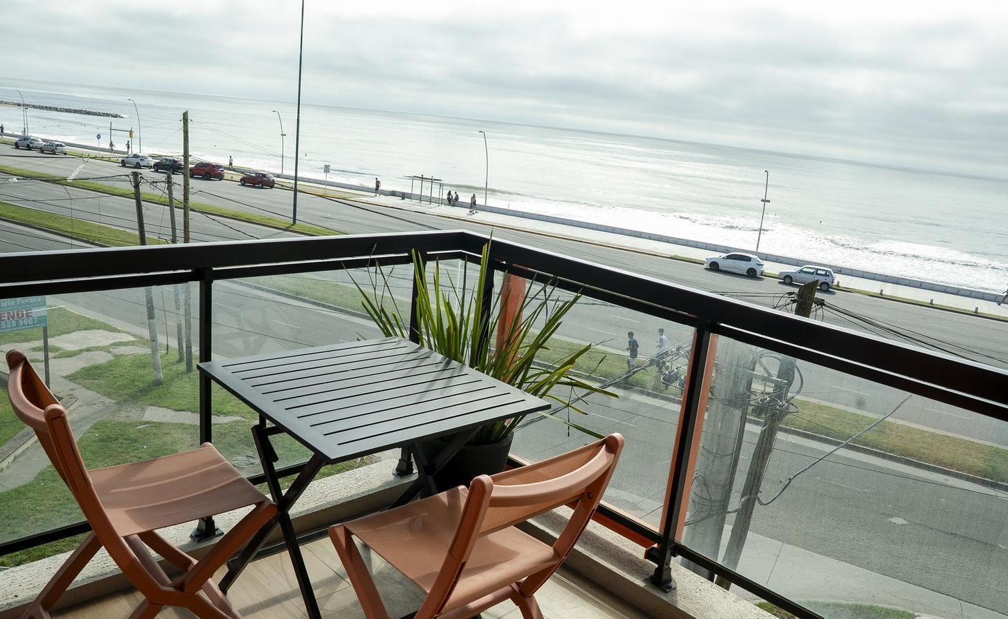 Foto de VENTA 2 AMBIENTES CON COCHERA CUBIERTA Y BAULERA FRENTE AL MAR A, imagen 3