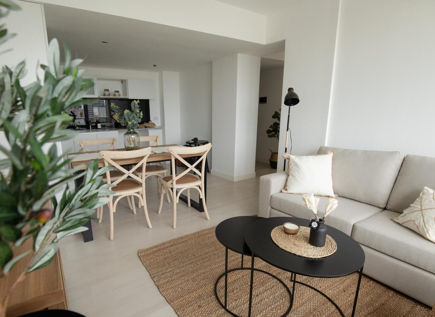 Venta departamento de 3 ambientes con cochera a estrenar, Royal Park, zona La Perla