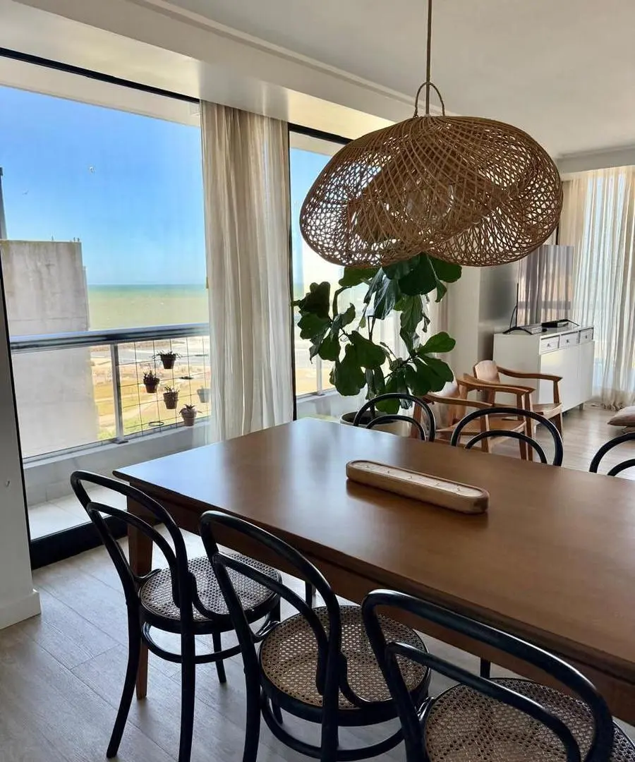 Venta 3 ambientes Semipiso en La Perla Frente al mar 5