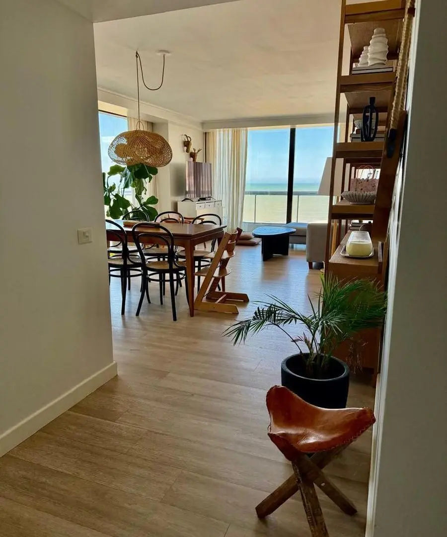 Venta 3 ambientes Semipiso en La Perla Frente al mar 2
