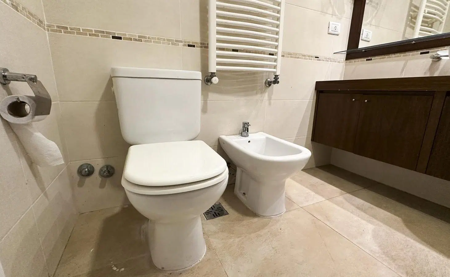 Venta moderno 4 ambientes en la Perla 2