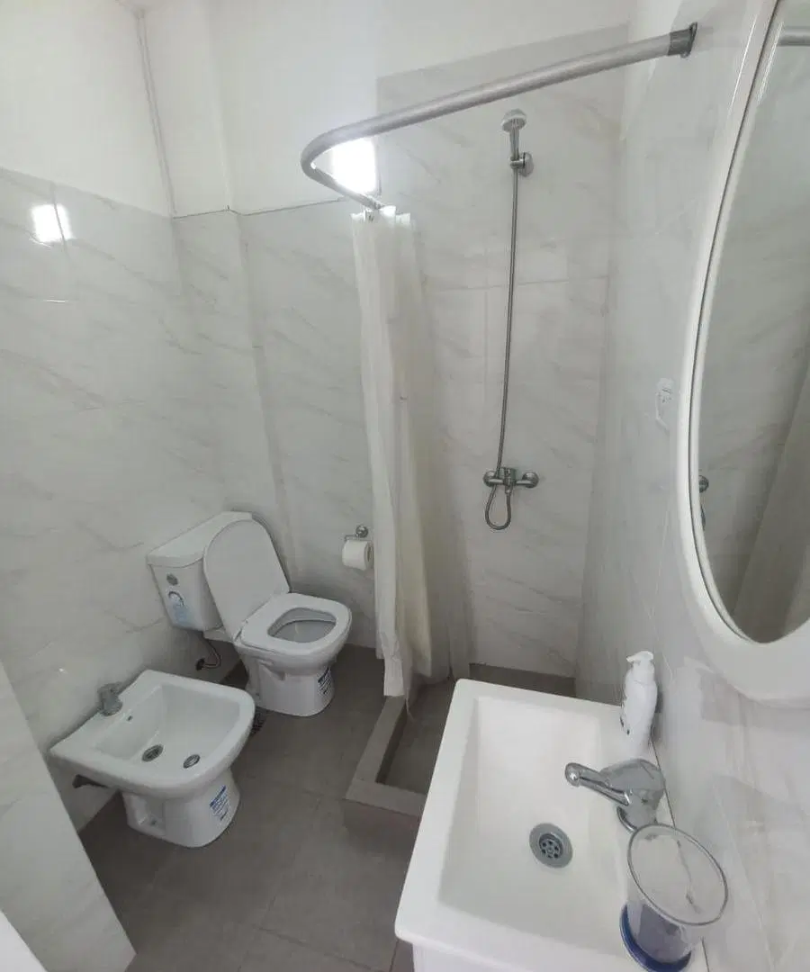 Monoambiente en alquiler con muebles – Falucho y Las Heras 5