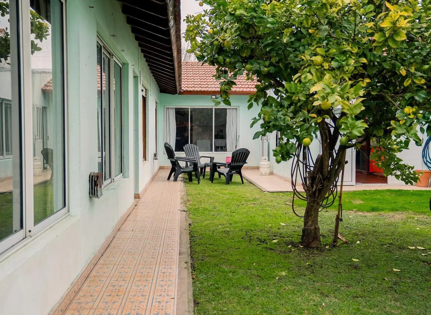 Venta casa 6 ambientes con gran parque 8