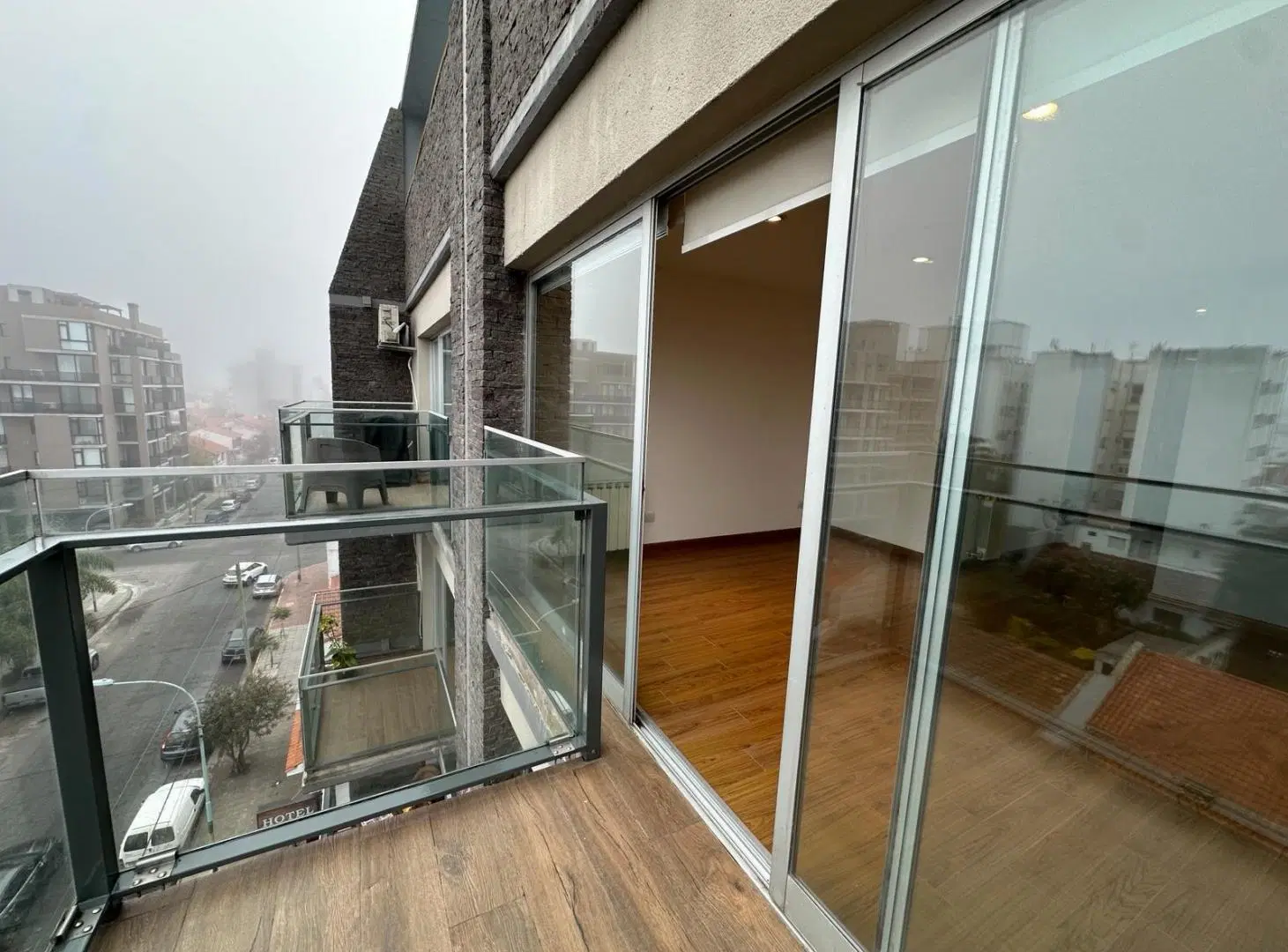 Semipiso 2 amb en alquiler Zona Guemes con cochera y baulera 2
