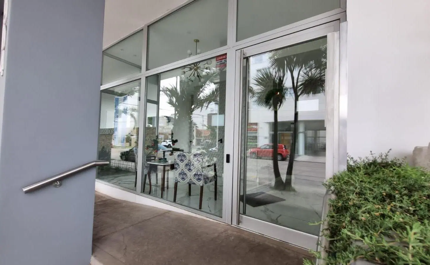 Venta Departamento 2 ambientes con cochera cubierta Zona Chauvin 3