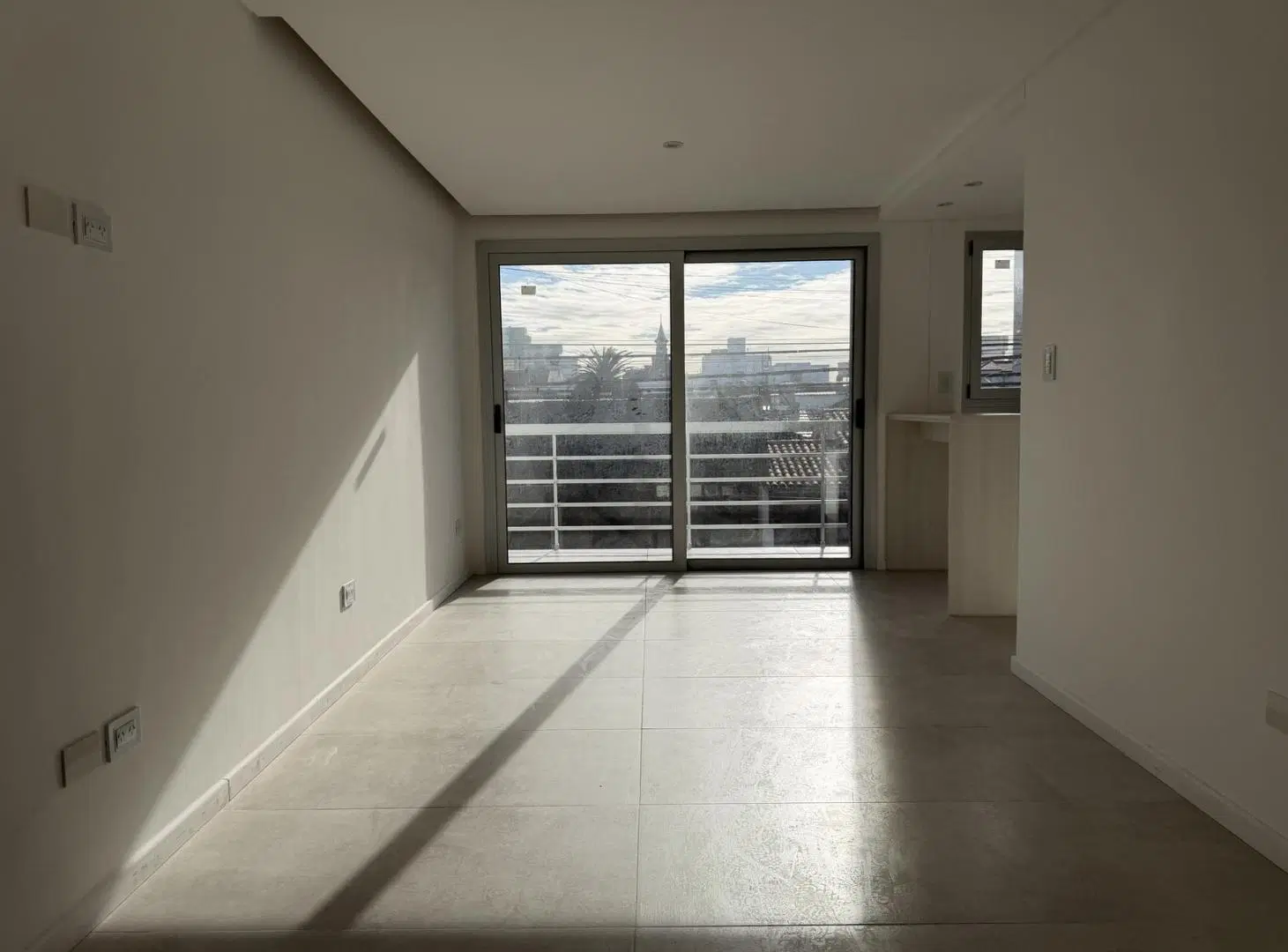Venta 2 ambientes con cochera descubierta en La Perla a estrenar 2