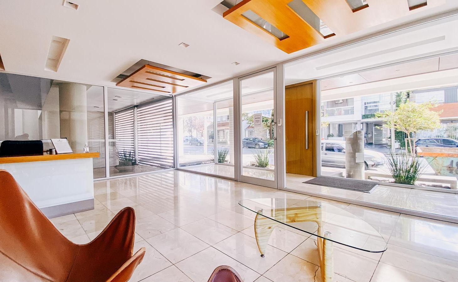 Foto de Venta departamento 2 ambientes edificio de categoría zona Güemes con, imagen 3