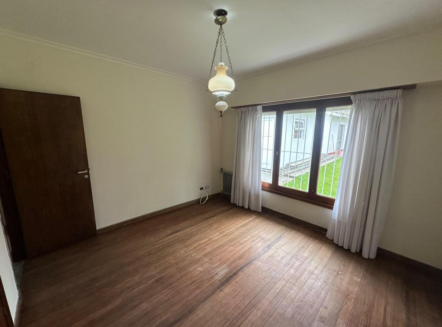 Foto de Alquiler casa en zona Divino Rostro, imagen 5