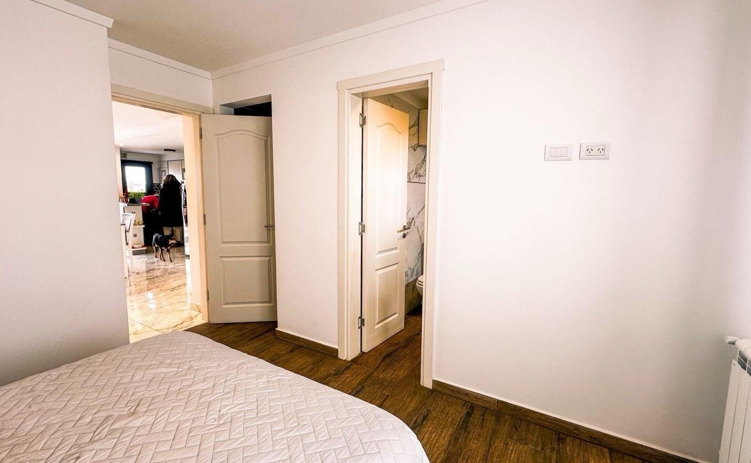 Foto de La Perla, Departamento de 2 ambientes, con 2 baños y baulera., imagen 4