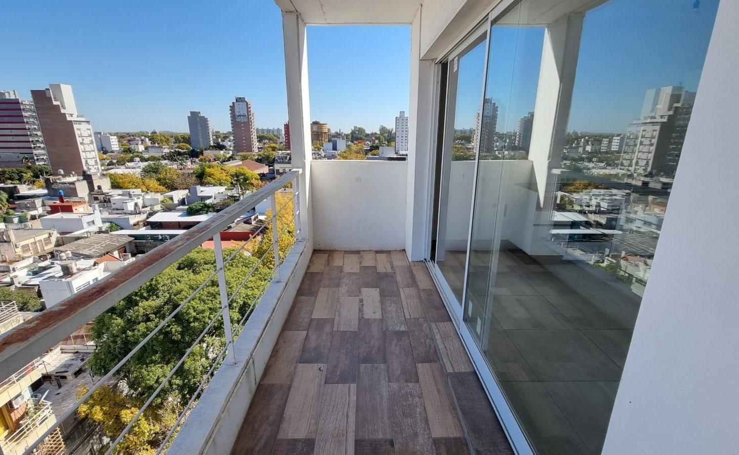 Foto de Alquiler departamento Abasto Rosario. Balcón amplio, luminoso., imagen 1