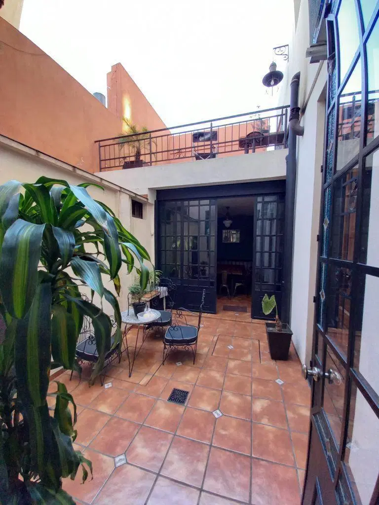 Venta casa con local/oficina en Echesortu Rosario. Excelente estado 4