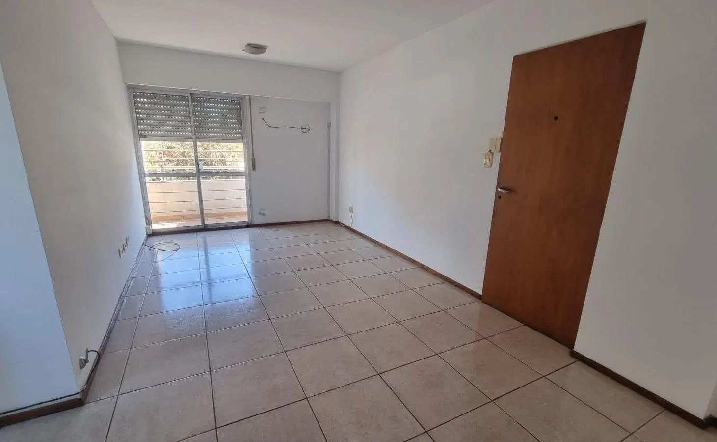 Alquiler Departamento 2 Dormitorios Luminoso con Balcón - Excelente Ubicación en Echesortu 8