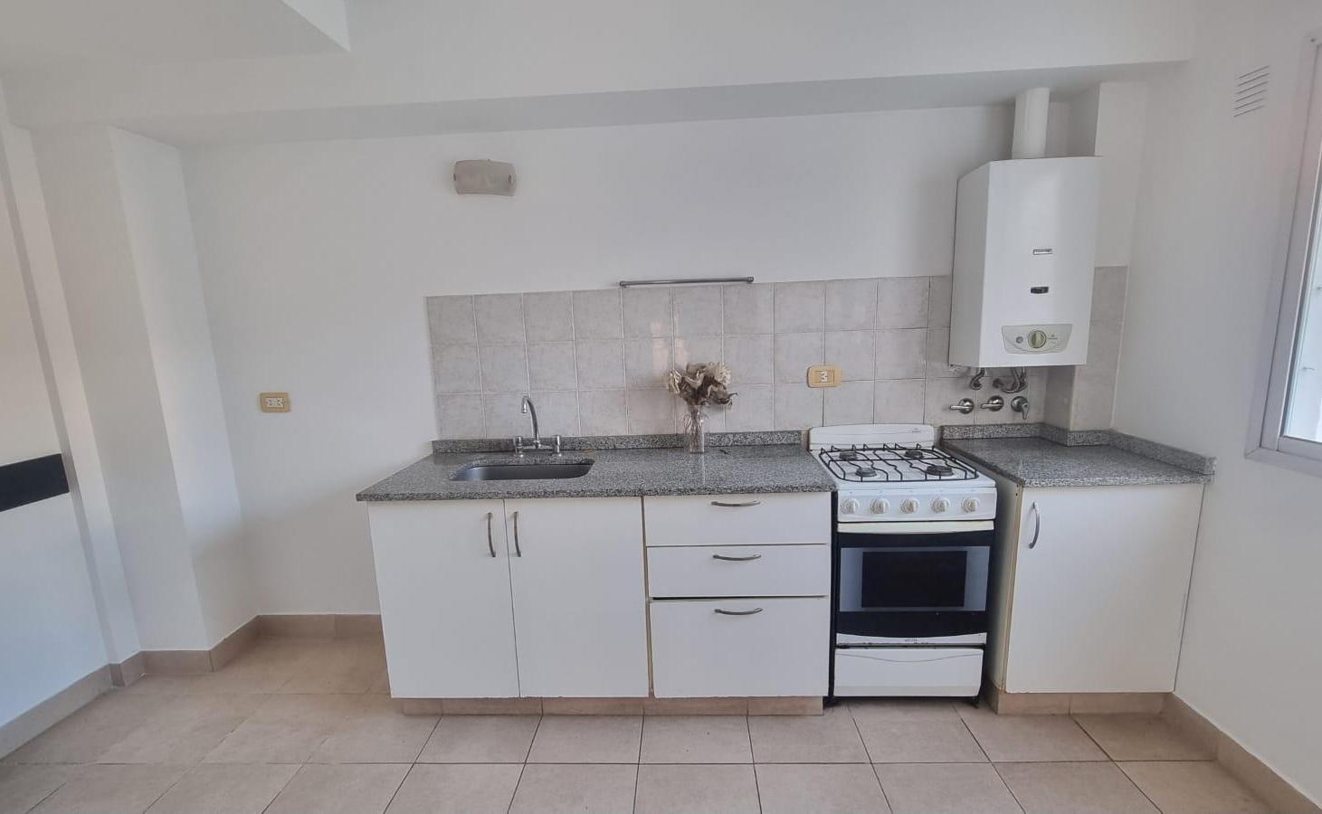 Foto de Alquiler Departamento 2 Dormitorios Luminoso con Balcón - Excelente, imagen 1
