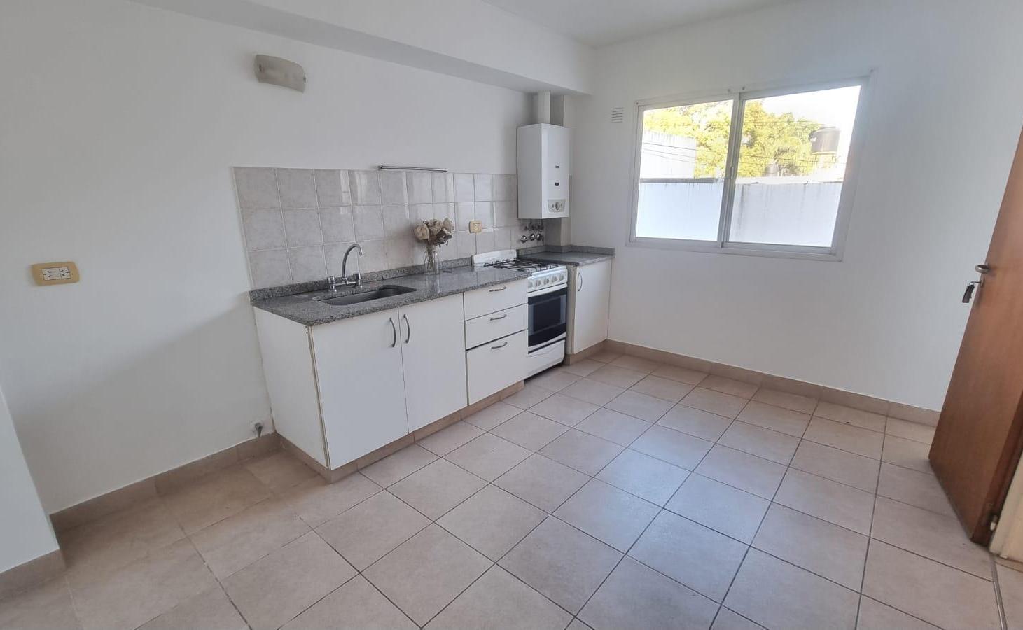 Foto de Alquiler Departamento 2 Dormitorios Luminoso con Balcón - Excelente, imagen 5