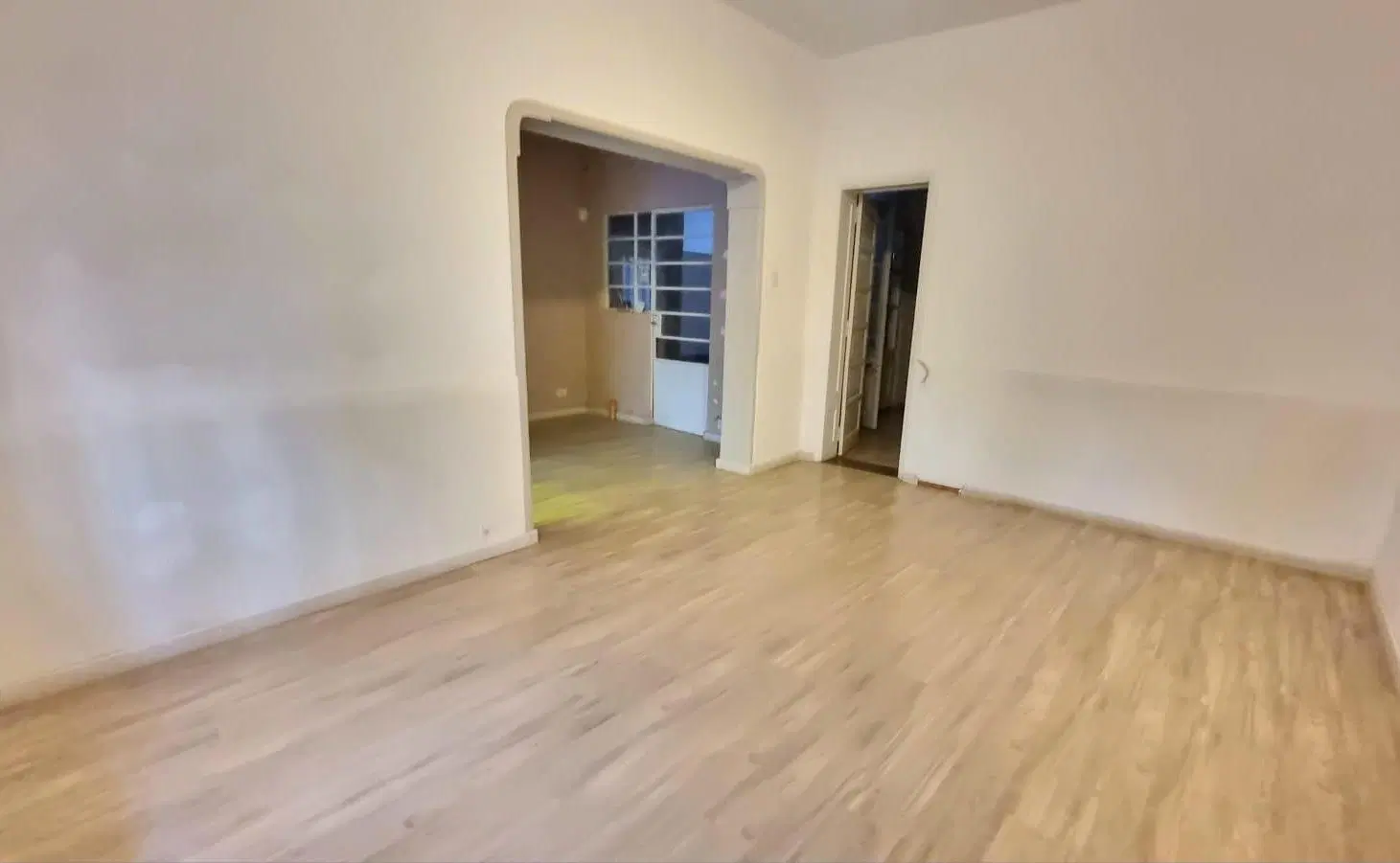 Casa antigua uso comercial Moreno 43 3