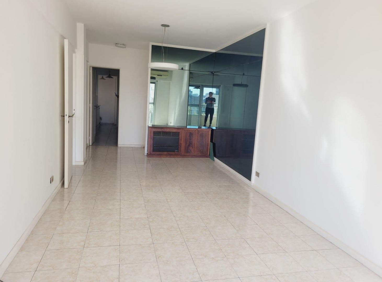 Foto de Alquiler departamento dos dormitorios y cochera, imagen 1