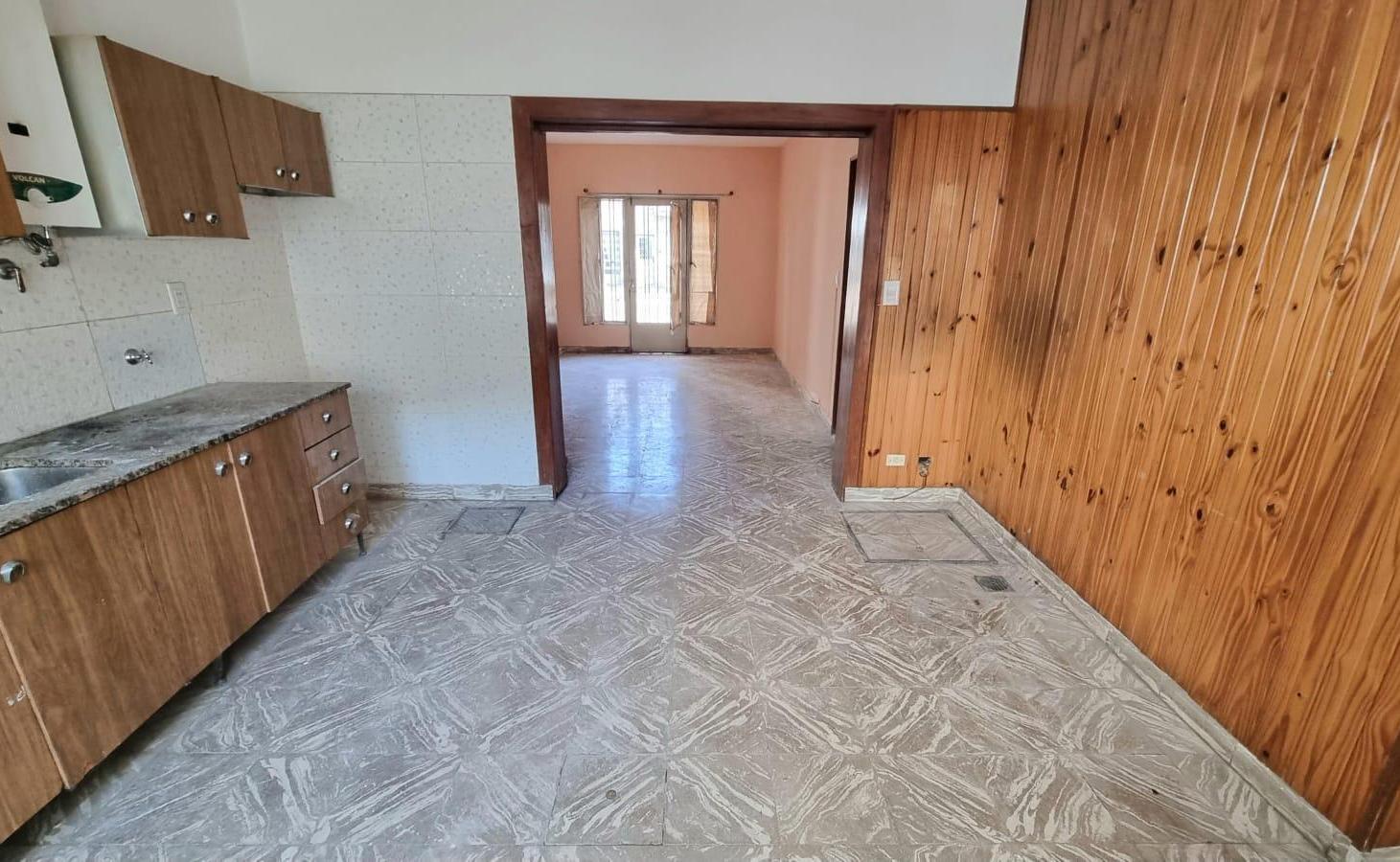 Foto de Alquiler casa Echesortu Rosario con cochera y patio amplio., imagen 5