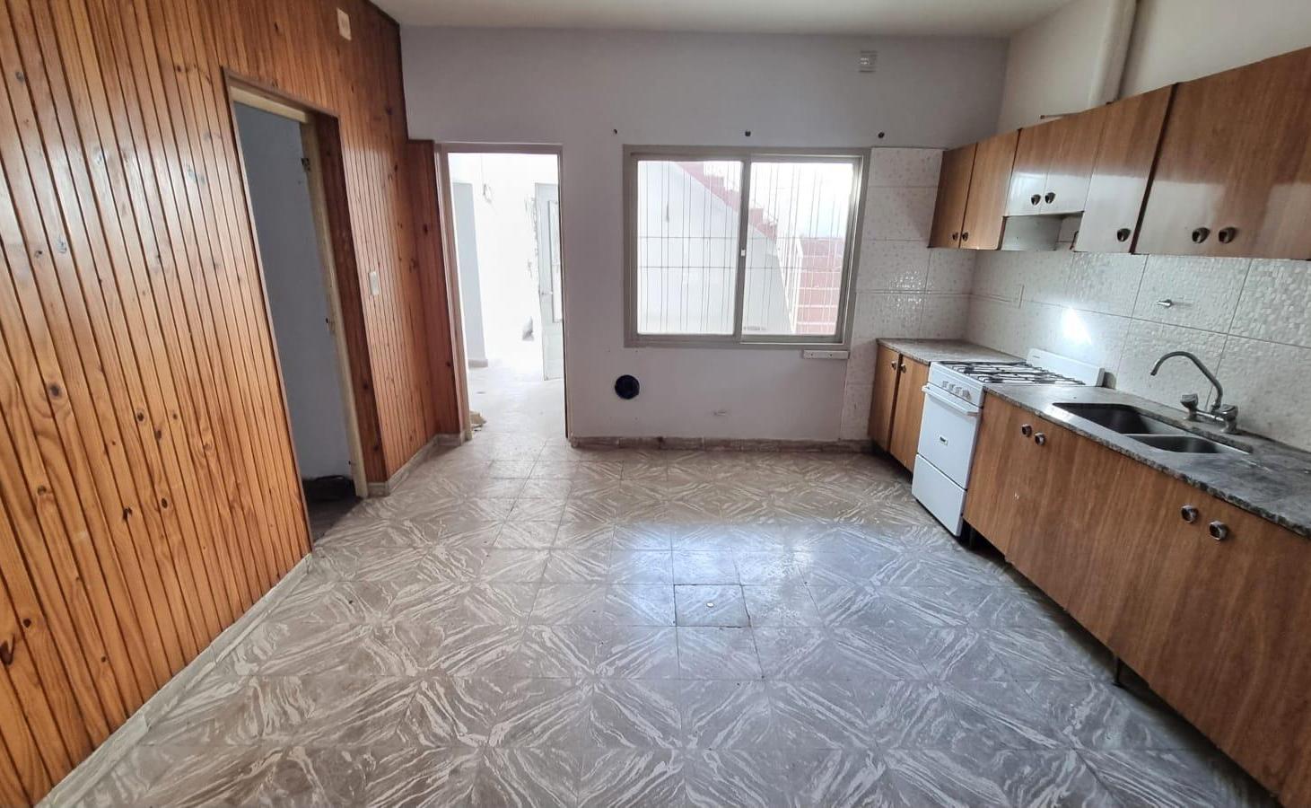 Foto de Alquiler casa Echesortu Rosario con cochera y patio amplio., imagen 3