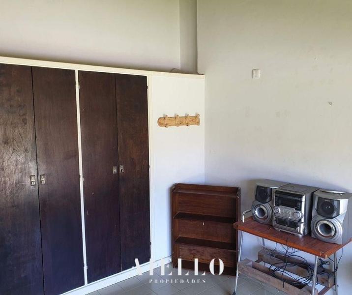 Chalet de 4 Amb con Garage, Quincho y Pileta. 4