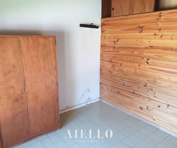 Chalet de 4 Amb con Garage, Quincho y Pileta. 3