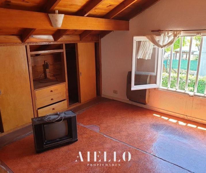 Chalet de 4 Amb con Garage, Quincho y Pileta. 5