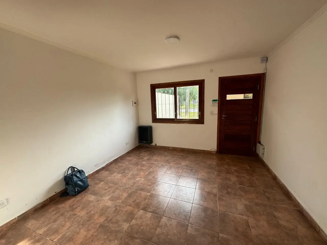 Duplex 3 amb, con parque y entrada para auto 1