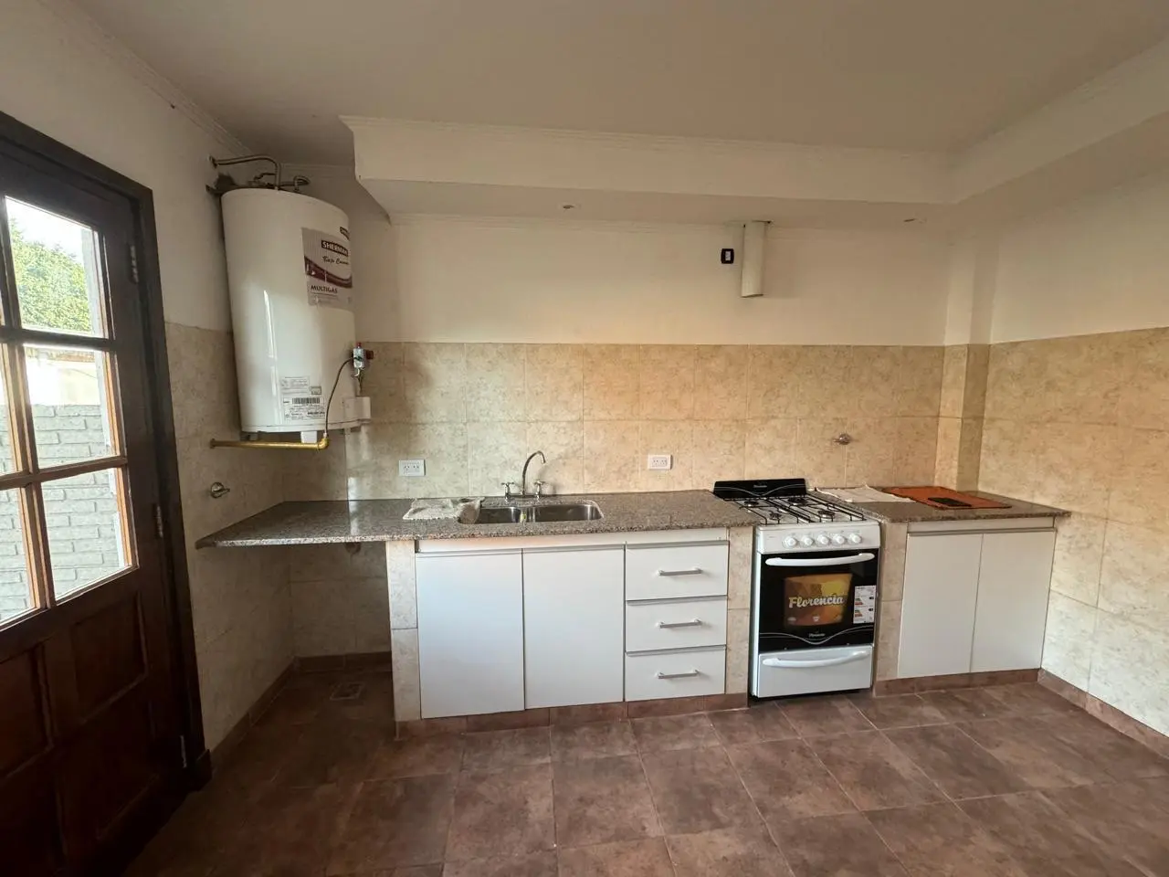Duplex 3 amb, con parque y entrada para auto 3