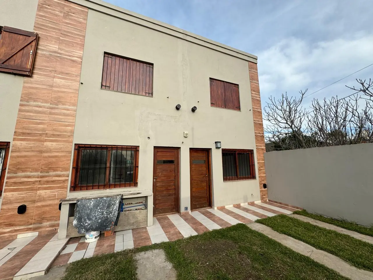 Duplex 3 amb, con parque y entrada para auto 5