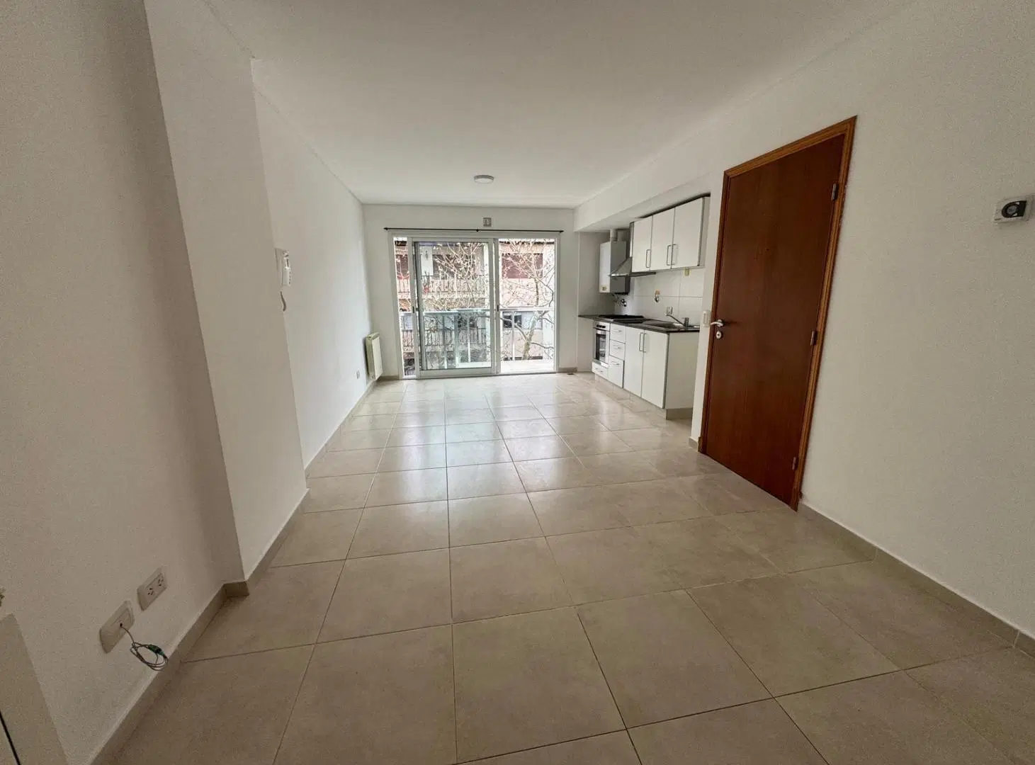 Departamento 2 con balcon a la calle en ALQUILER POR 24 MESES 1