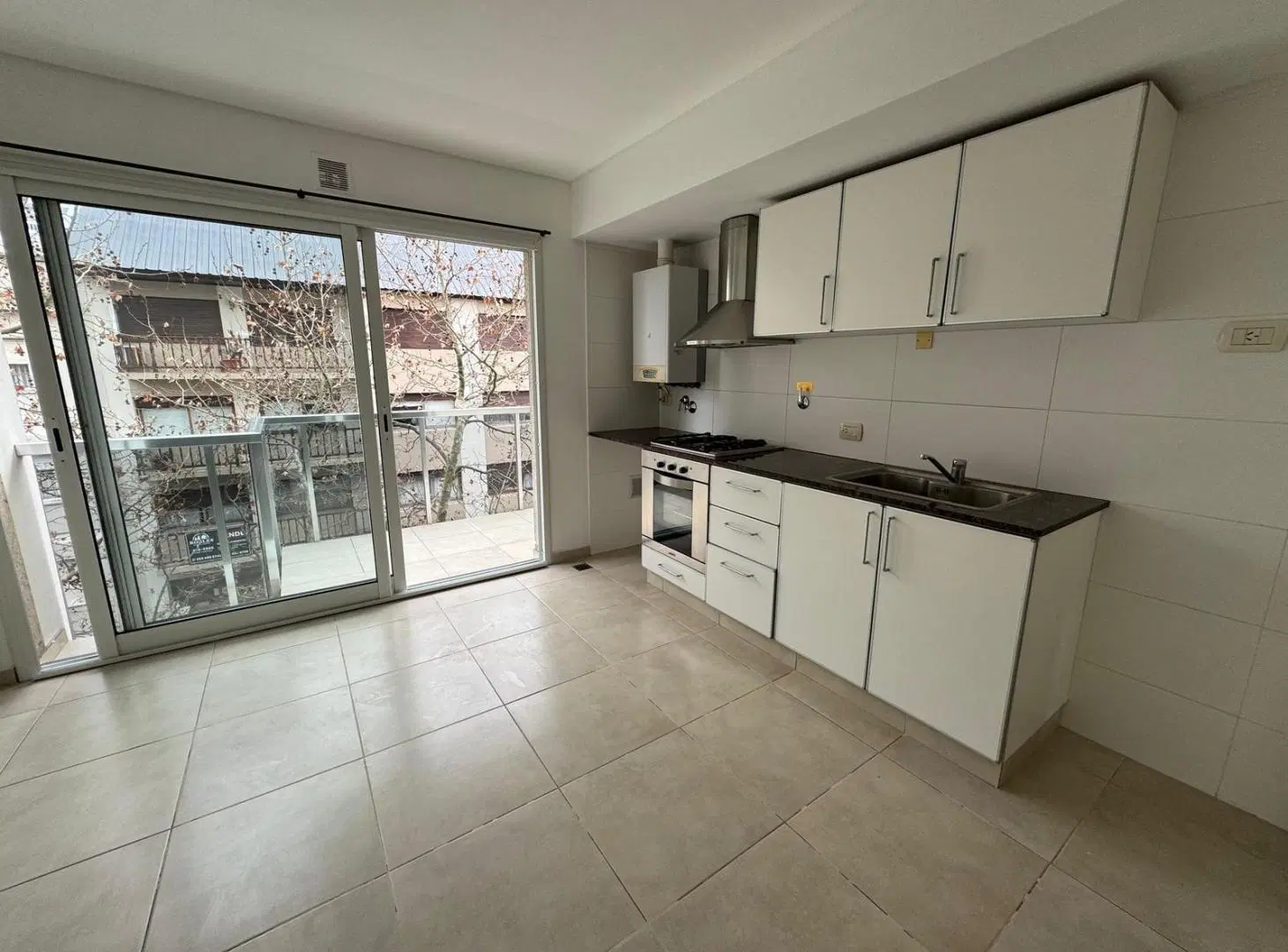Departamento 2 con balcon a la calle en ALQUILER POR 24 MESES 5