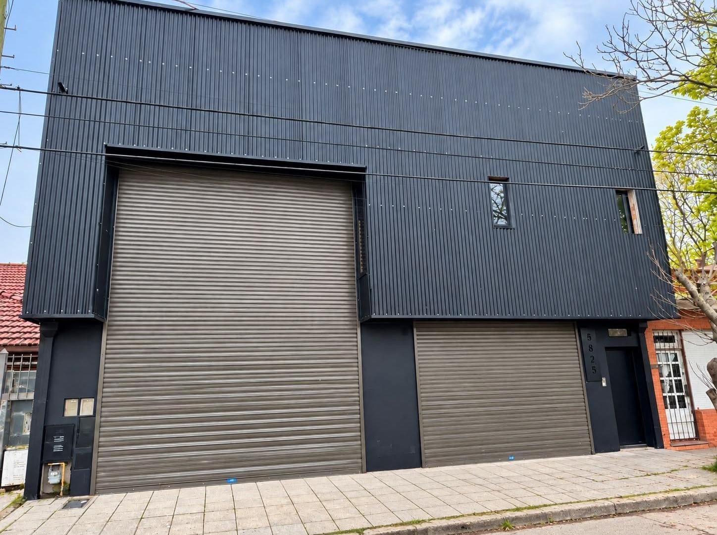 Foto de Galpón con Departamento 2 amb a estrenar de 307m2, imagen 2