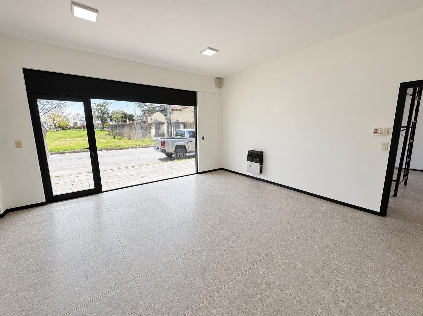 Foto de Galpón con Departamento 2 amb a estrenar de 307m2, imagen 3