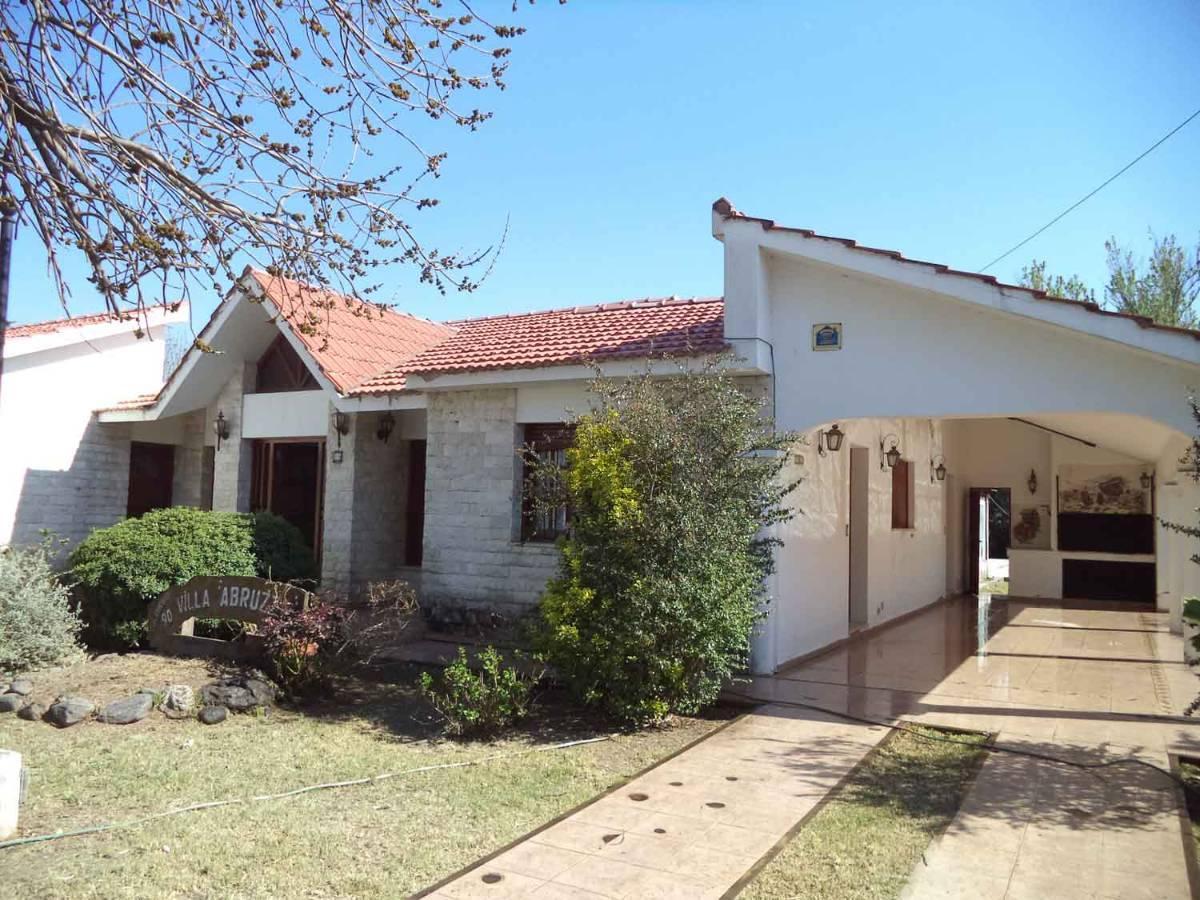 Propiedad de Categoría, en Venta en Barrio Centro. Santa Rosa de Calamuchita. 2