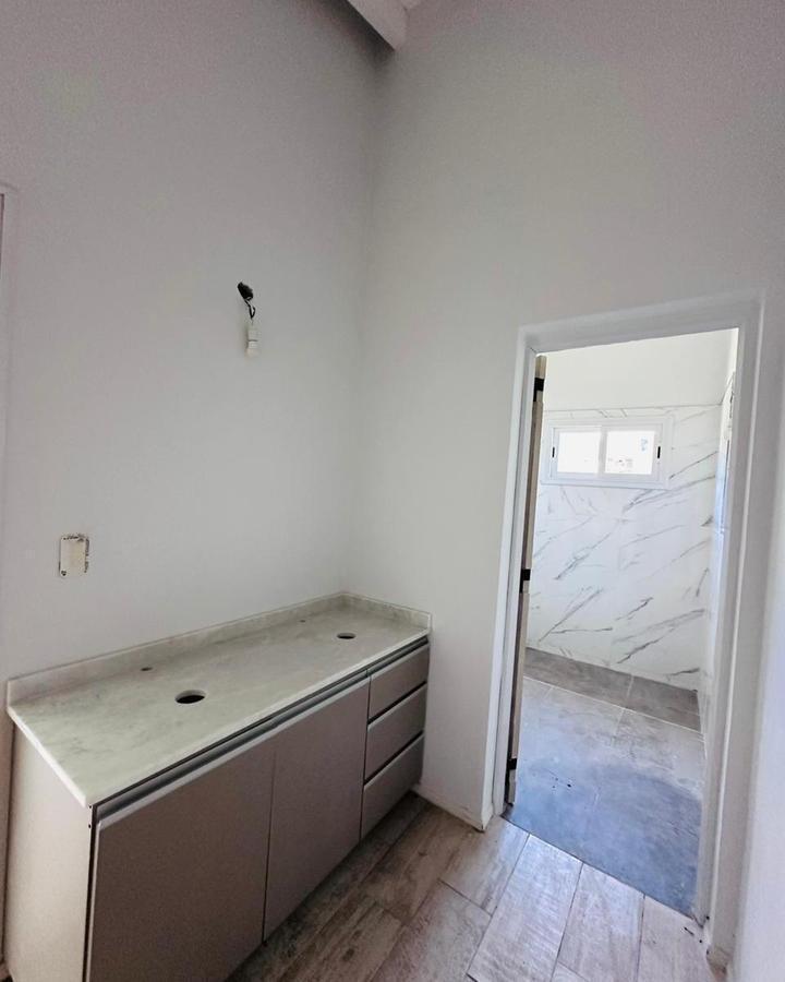1313 - Hermosa Propiedad en Venta en B° Privado Los Milagros 5