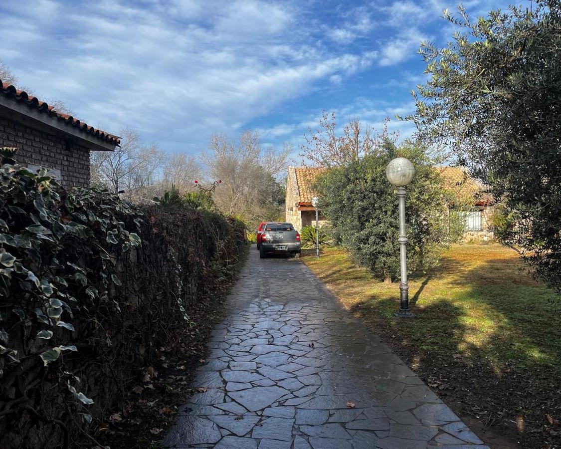 Venta. Imponente Casa con Bajada Al Río. B° El Mirador, Calamuchita. Cód 1