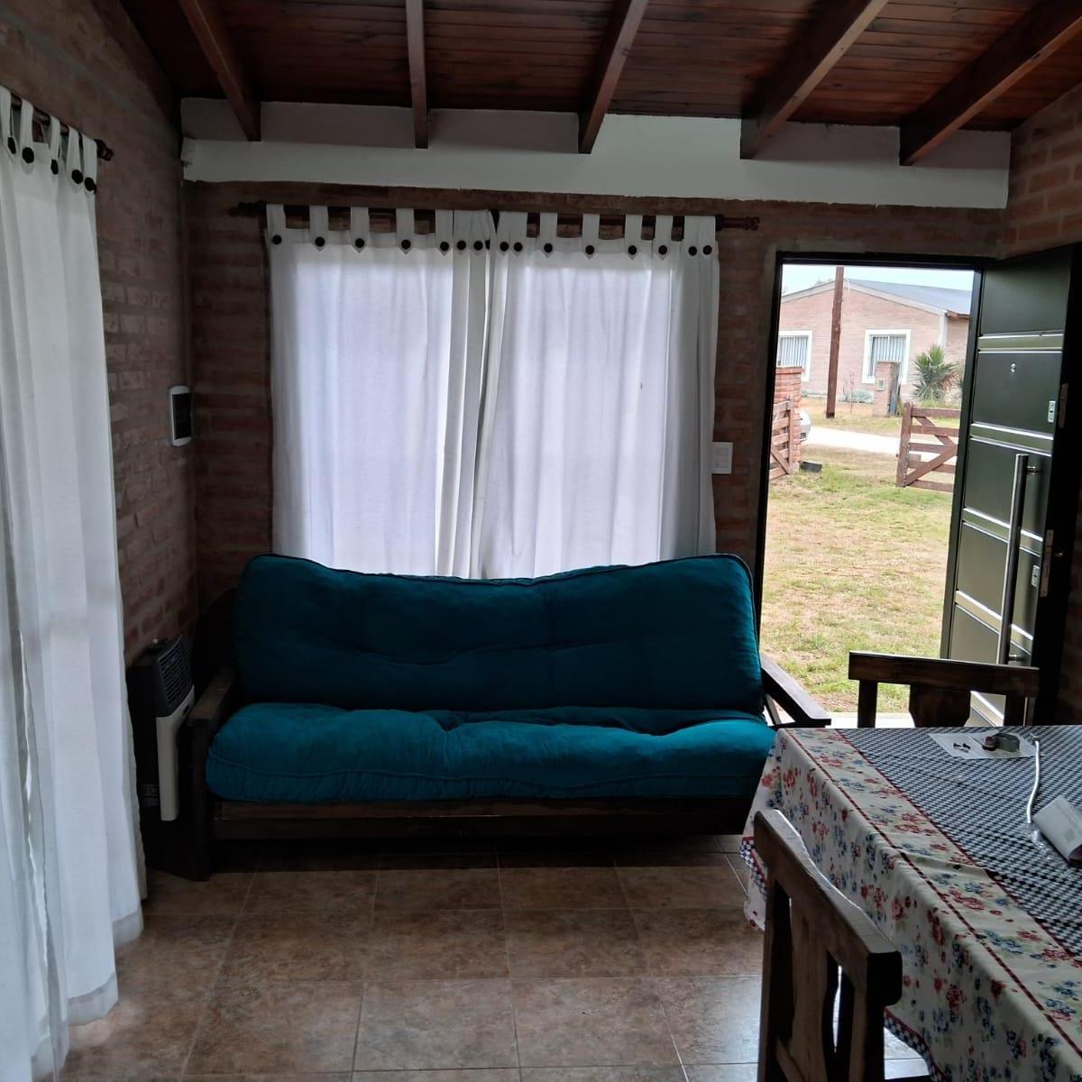 Casa. Venta. Apto Crédito. 2 Dorm.. B° Santa Mónica. Calamuchita. 1