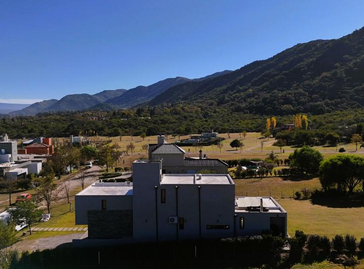 Impresionante propiedad, B° Privado Los Milagros. Santa Rosa de Calamuchita. 4