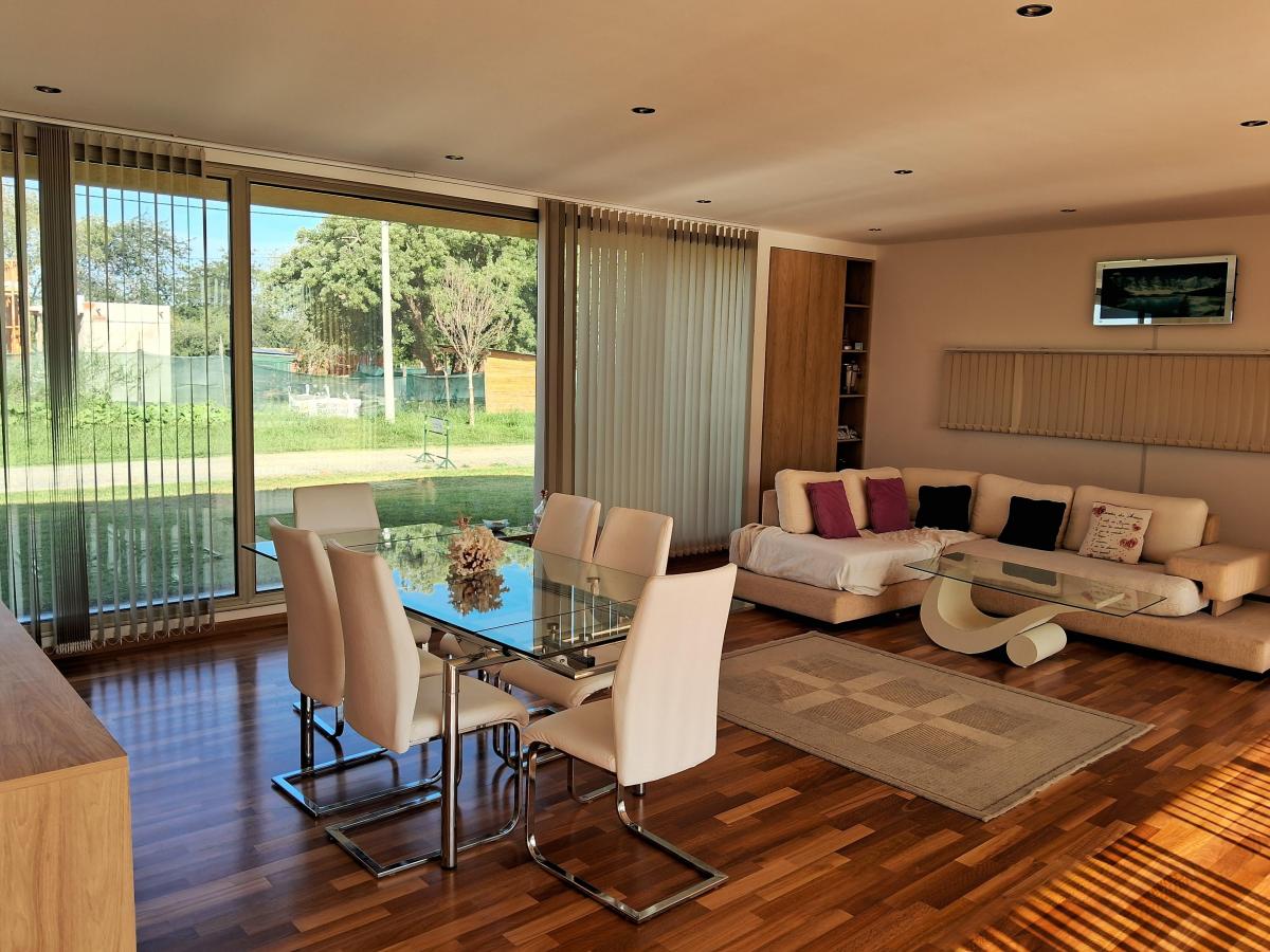 CASA EN CITY BELL B° LAS CAROLINAS