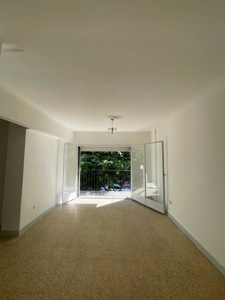 Venta Amplio Depto de 3 Ambientes en Mataderos. Apto Credito. 5