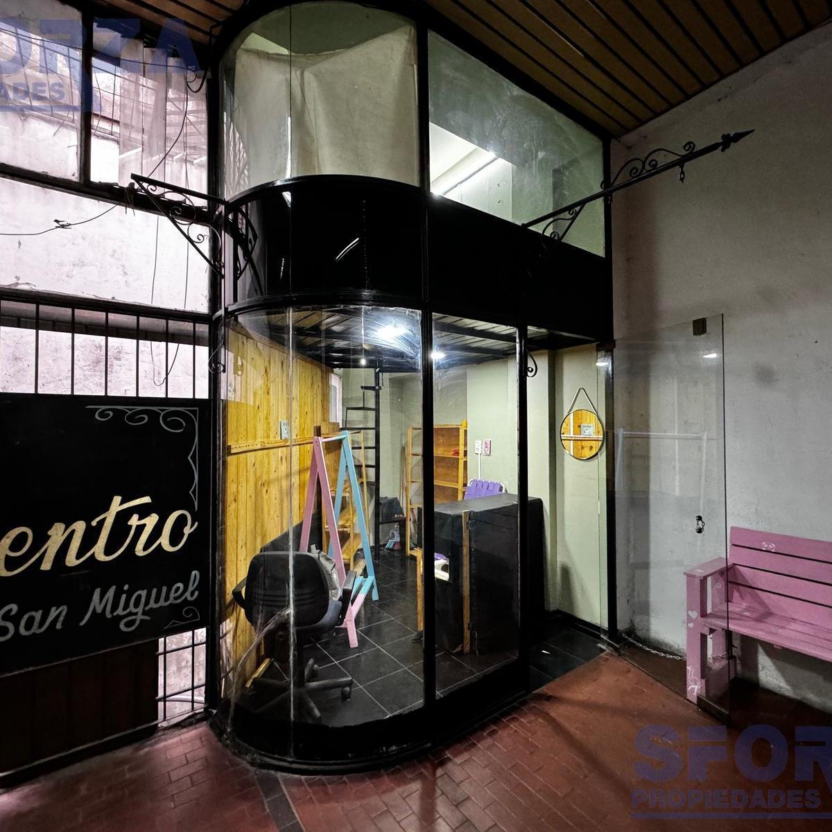 Local en Venta Galeria de Peron y Balbin San Miguel 3