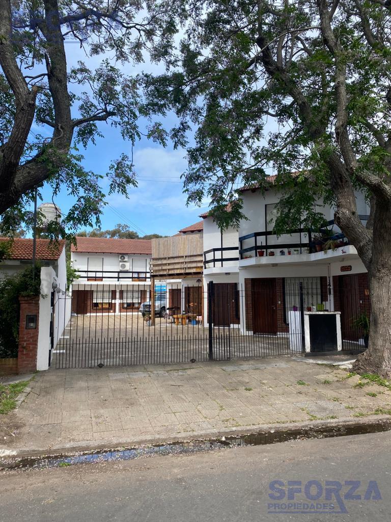 Venta de Duplex Tres Ambientes con Patio y Cochera en San Bernardo del Tuyu 3